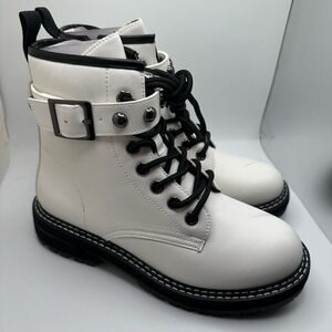 Dunes Women's Cisco Stud lace up boot +Memory Foam 6.5 WHITE NEW WITH IMPERFECTI
